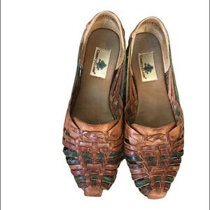 Country lane multi colored vintage woven leather sandals women’s size 9 N